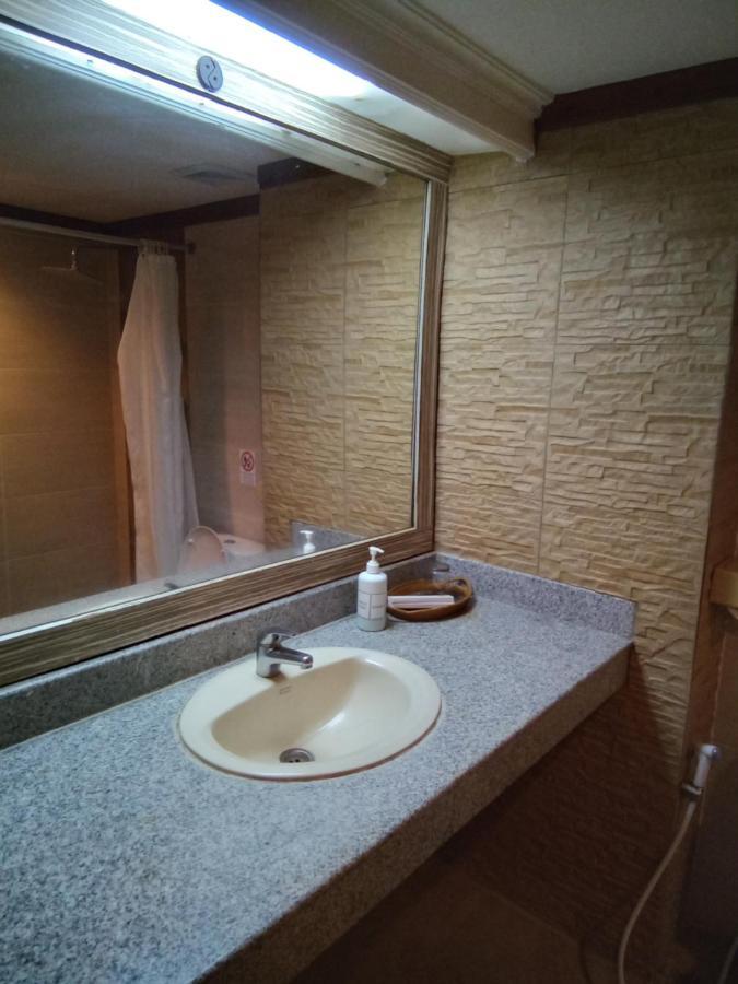 Hotel Puri Dibia Kuta Kuta Lombok Buitenkant foto